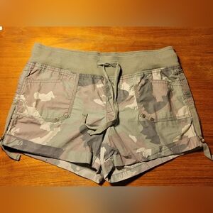 Gap Camo 2 Cotton Waist 14.75, Length 10.5